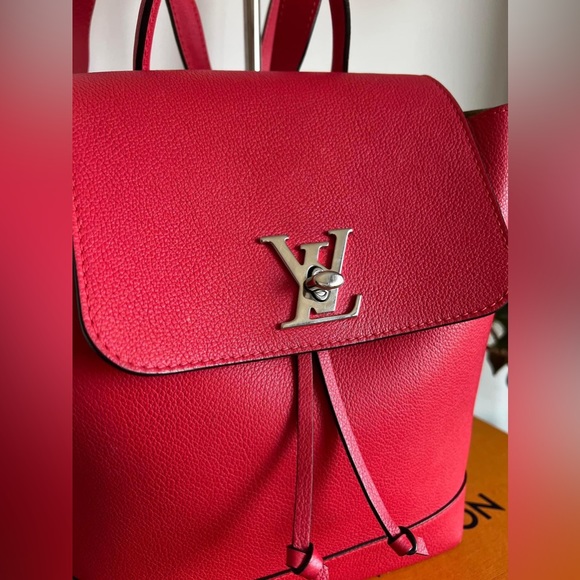 ‼️SOLD on instagram‼️Louis Vuitton Lock me backpack - Picture 2 of 16